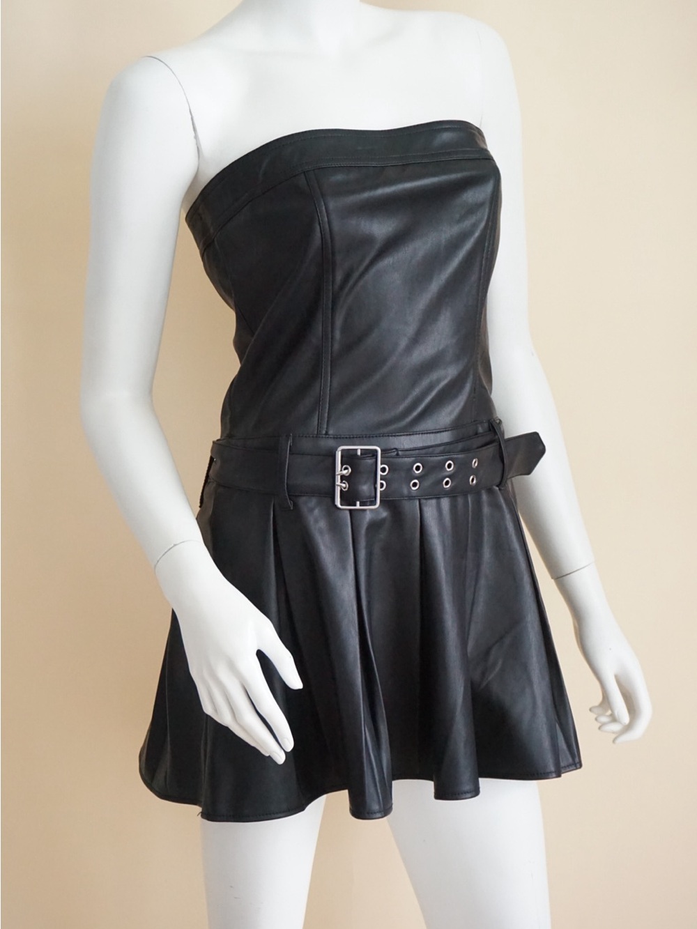 Love Tree Black Faux Leather Strapless Belted Pleated Mini Dress - Size Small